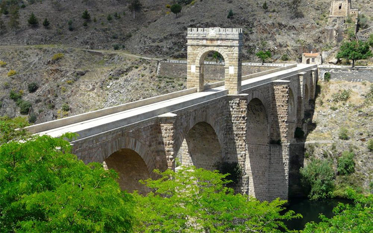 Descubre Alcántara en Cáceres, uno de los pueblos mágicos de España